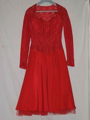 нарядное красное платье 
