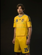 Футболки Adidas с символикой национальной сборной Украины по футболу