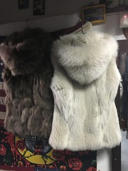 Изделия из меха,  кожи б/у Италия
