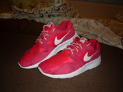 Продам отличные женские кроссовки Nike Kaishi Run 